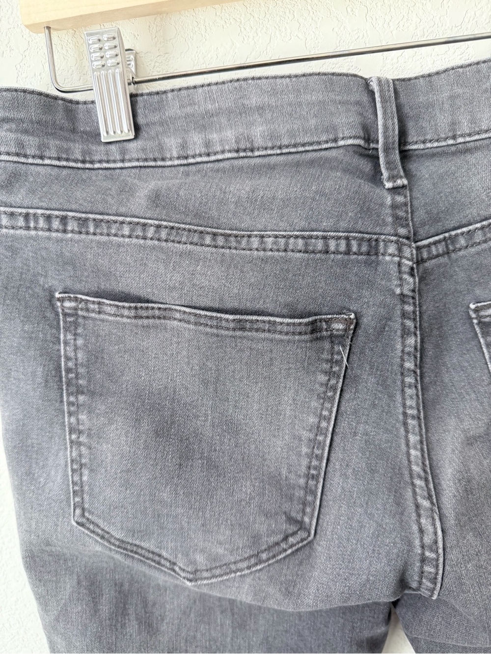 H&M Women's Charcoal Skinny Jeans Size 29 - Picture 4 of 11